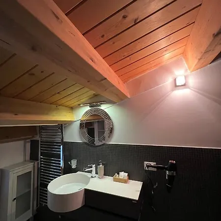 Dhome לינה וארוחת בוקר