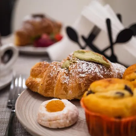 Dhome Bed and Breakfast 4*